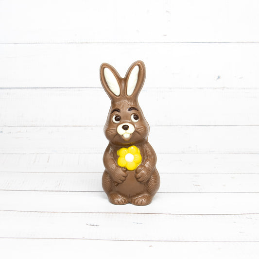 Osterhase mit Blume, 60g / 13cm