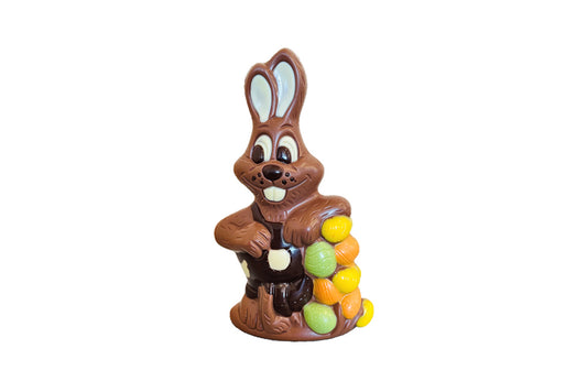 Osterhase mit Eierhaufen